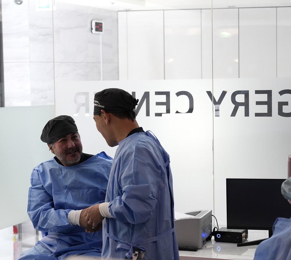 강성용 원장, Dr. Kishore 프레즈비맥스 노안수술 집도_안과 권위자들이 의사와 환자로!